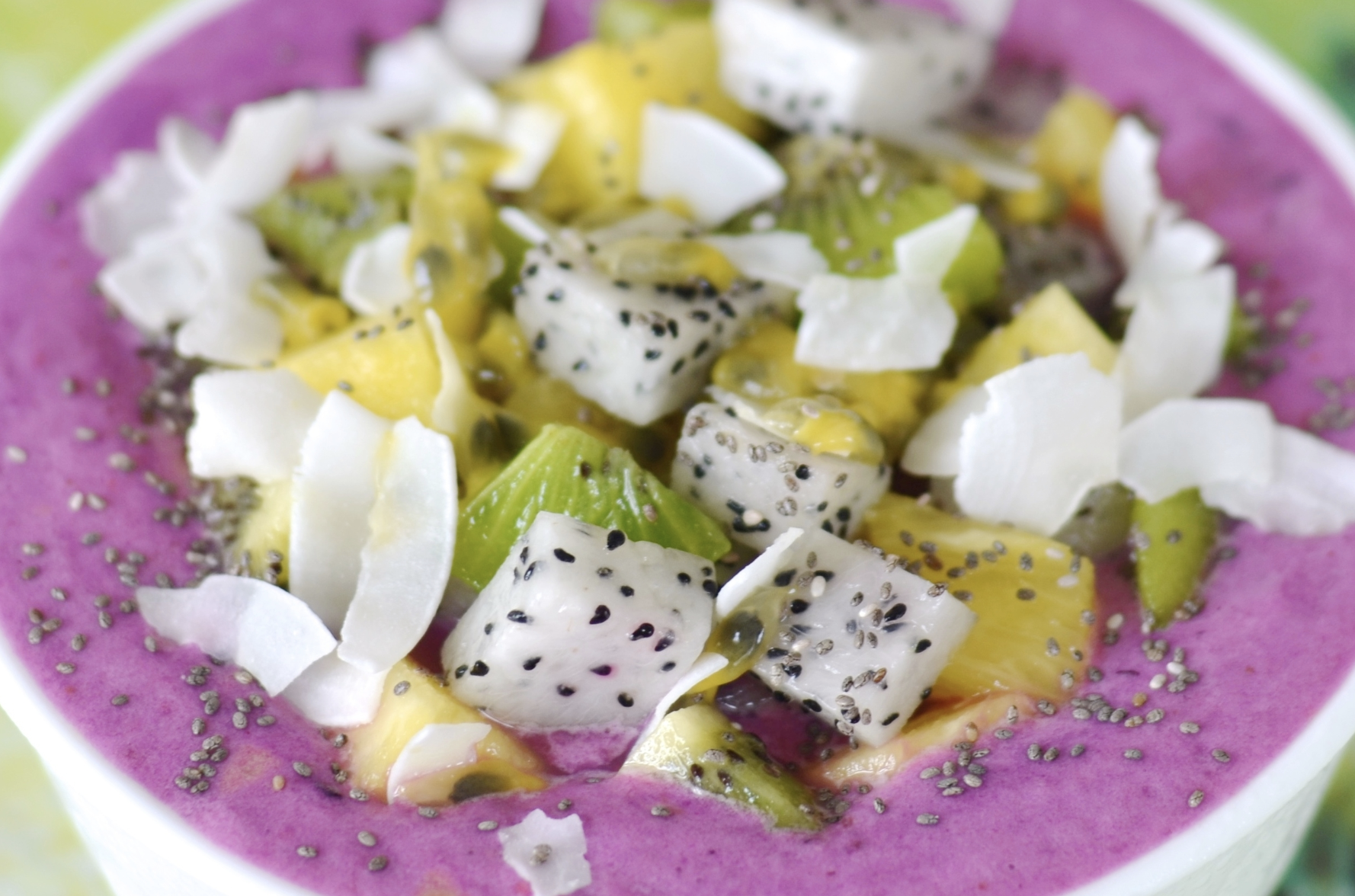 Acai Smoothie Bowl // Just Look at That Color!
