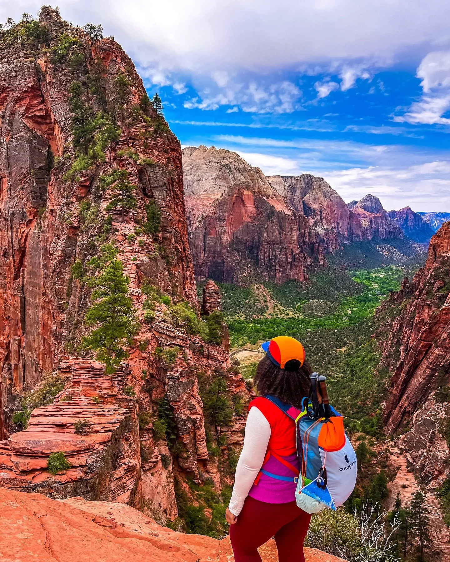 An epic bucket list hike to Angels Landing!!!! 🥹🤙🏽✅ #DAMNlookattheview 🤩