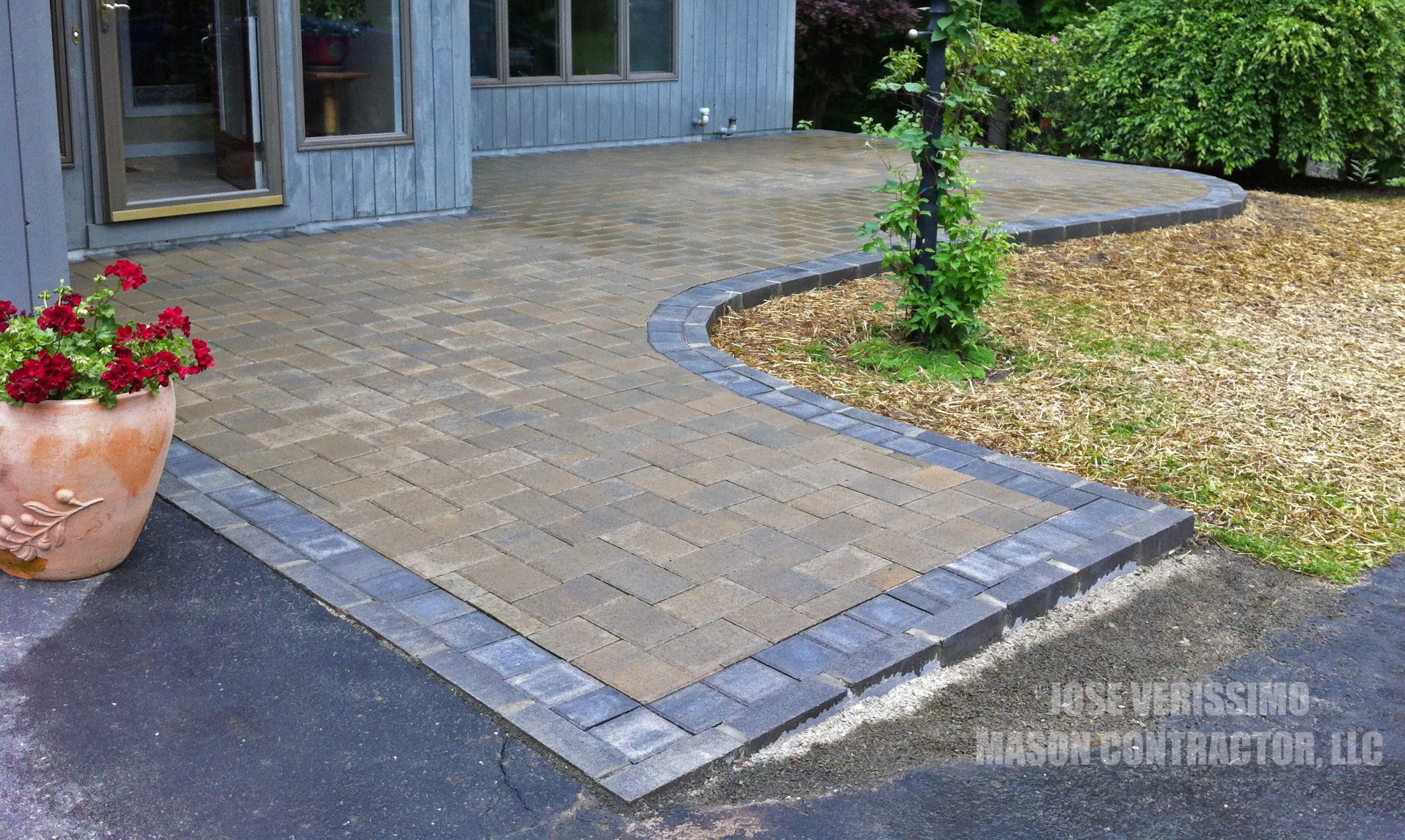 Stone Paver Patio With Border