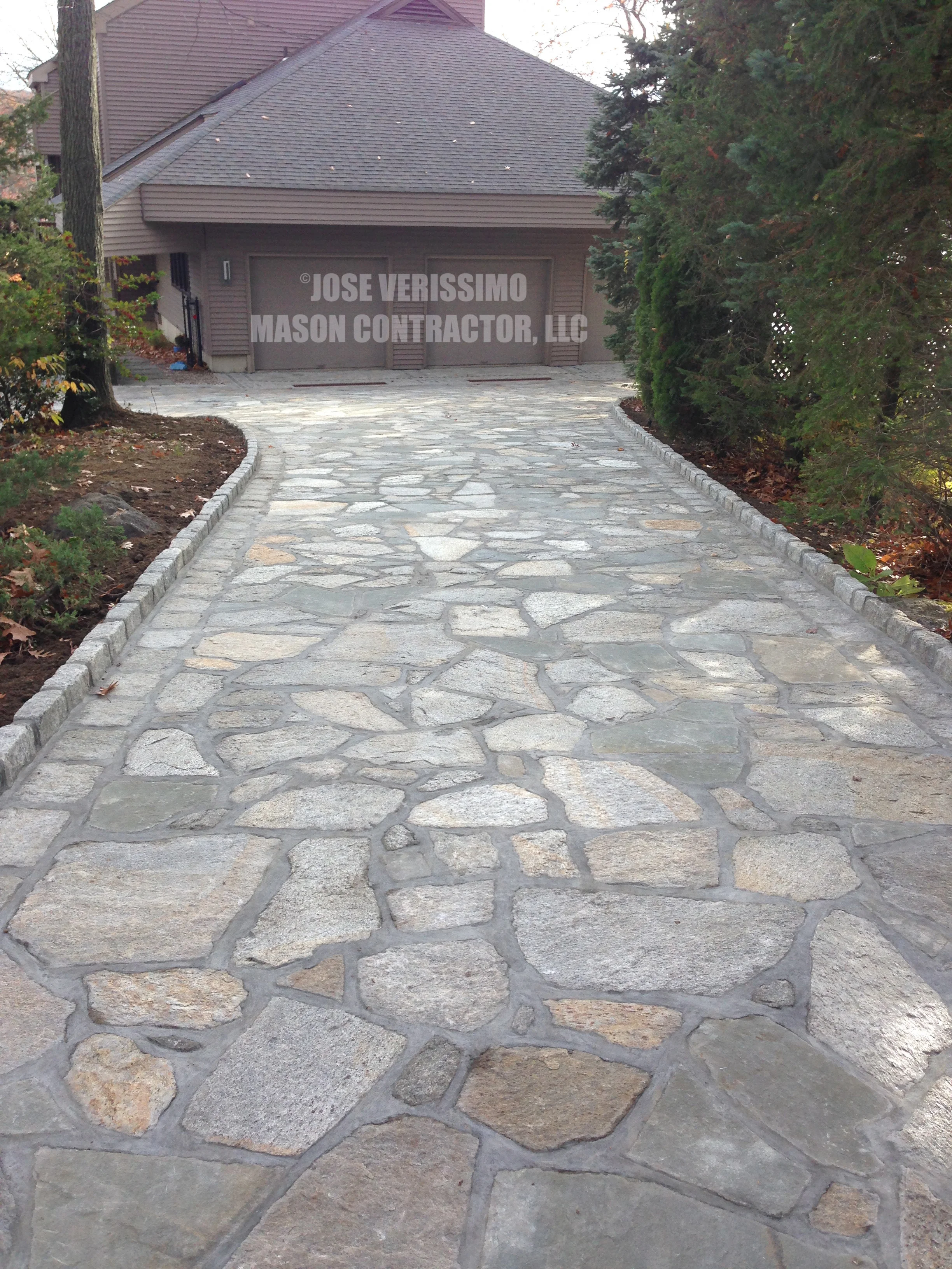 Stone Driveway with Cobble Stone Border