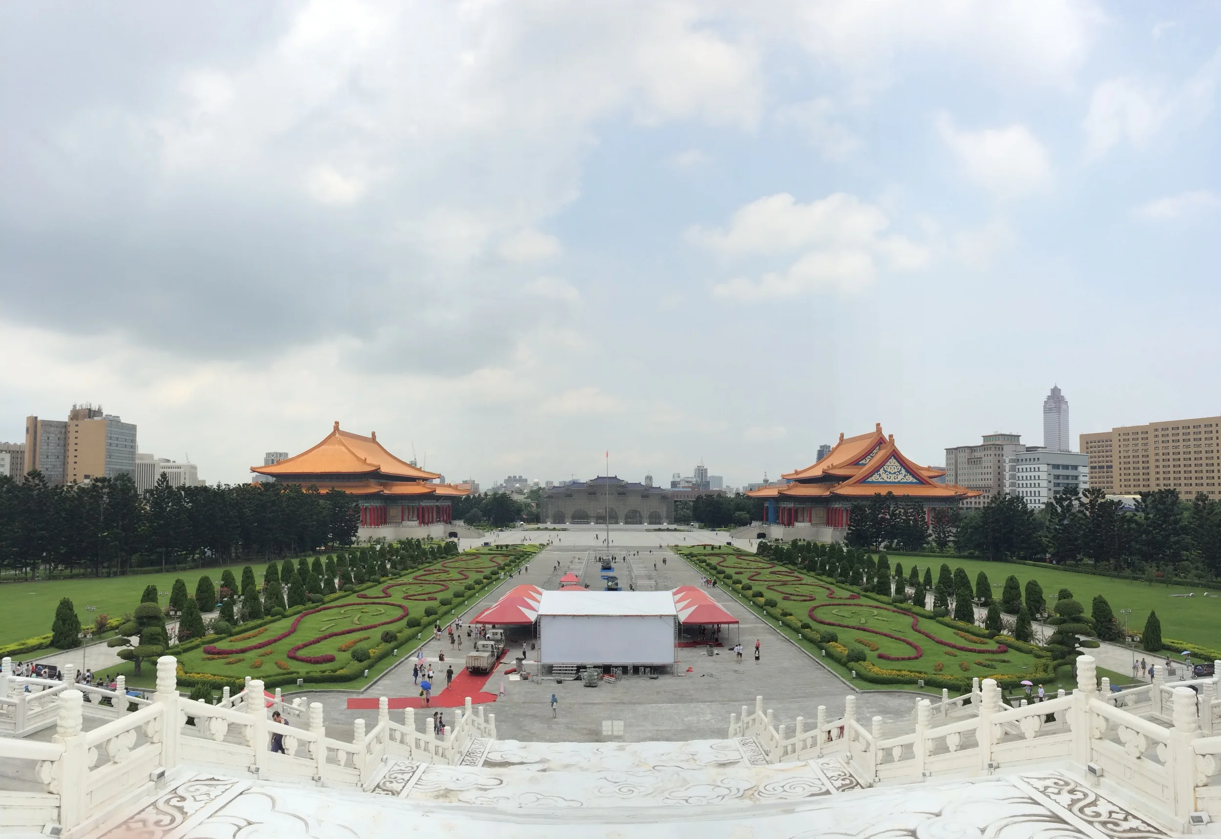 Taiwan Day 12 - The Team Has Arrived... Time for English Camp! 