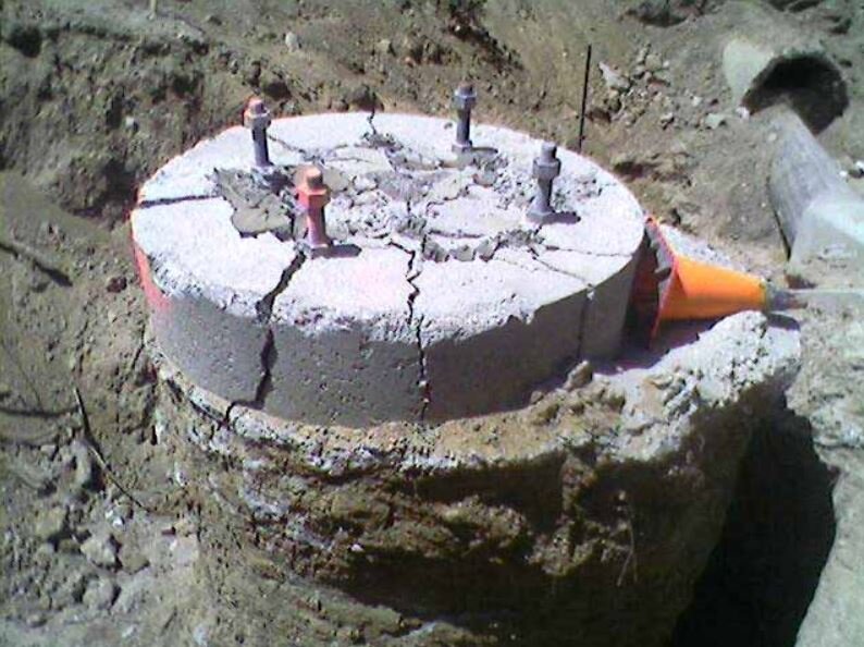 Dexpan concrete light pole foundation 6.JPG