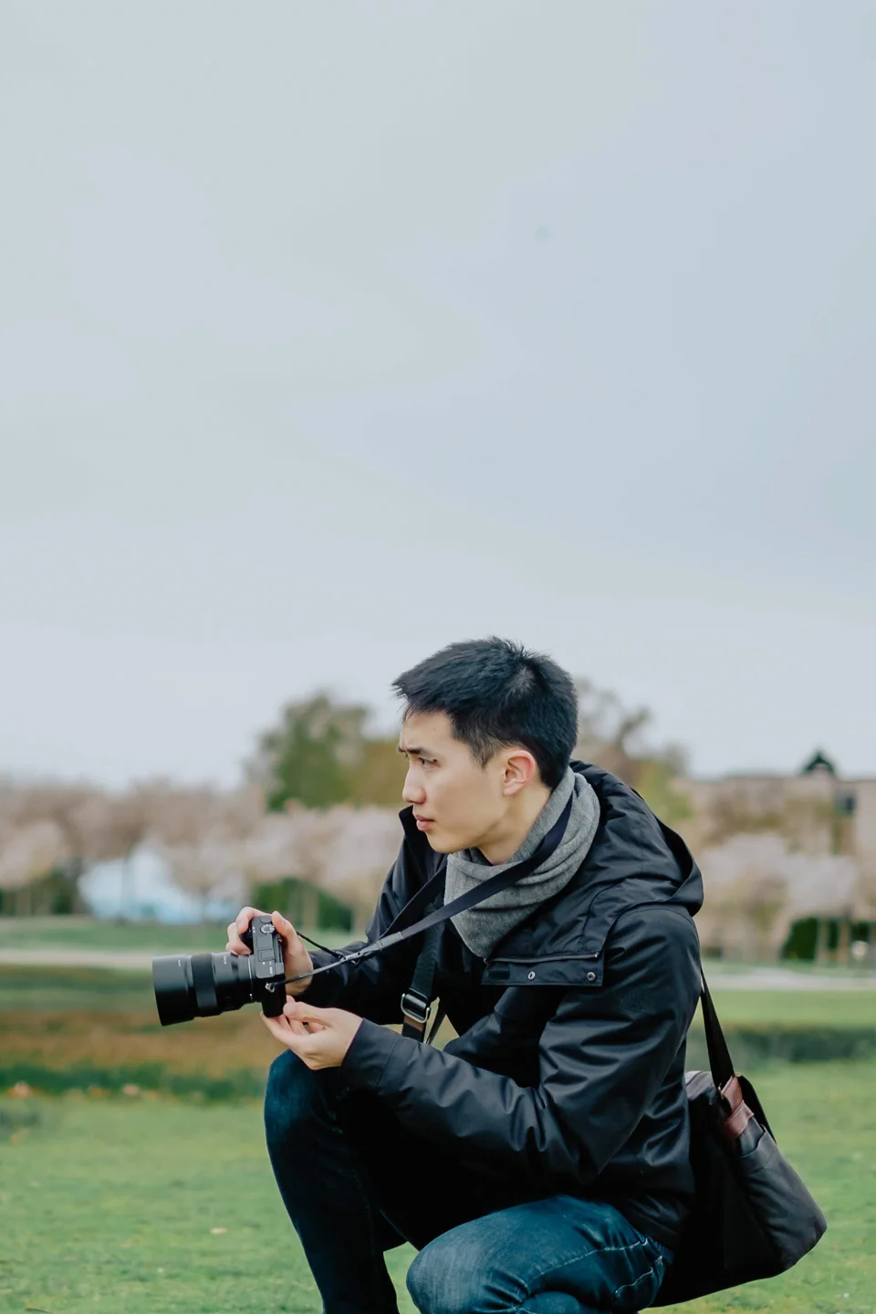 Shooting with Sony. Notice the scowl on my face and the lack of enjoyment. (Photo by Vivian )