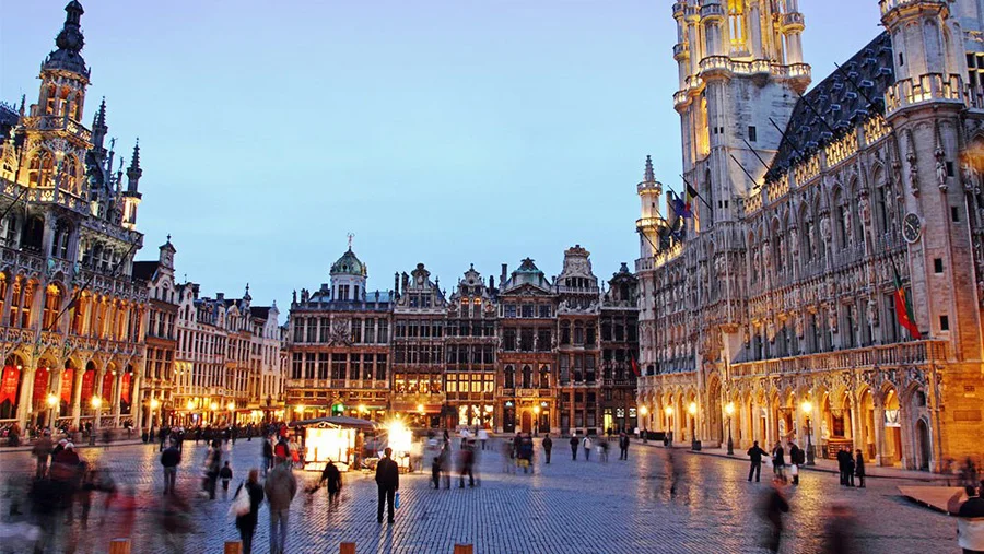 Brussels-Tourist.jpg