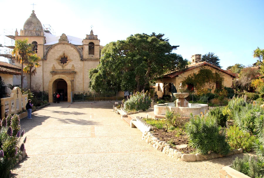   Carmel Mission •&nbsp; Enjoy the serene atmosphere of this tiny commnuity 