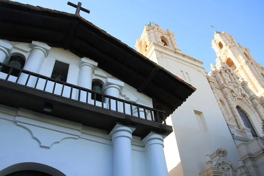   San Francisco •  Visit the old adobe church Mission Dolores and the surrounding District 