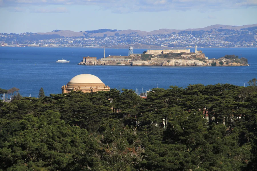  San Francisco •&nbsp; View the Palace of Fine Art,&nbsp;Alcatraz and the Bay from Presidio Park 