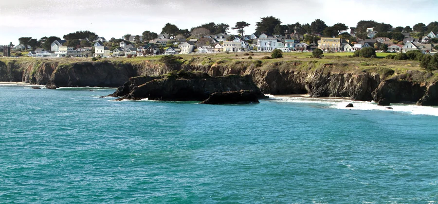   Mendocino  &nbsp;•  A Victorian village perched on a cliff overlooking the wild Pacific coast 
