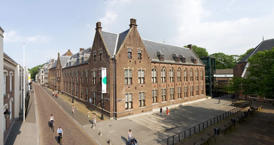 Woerden • Visit the old town with its museum and castle, the Kasteel Woerden, for a culinary experience of local cheese and drinks