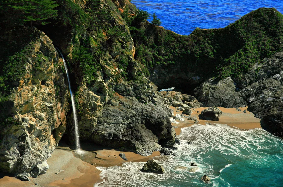 Big Sur • Julia Pfeiffer State Park waterfalls