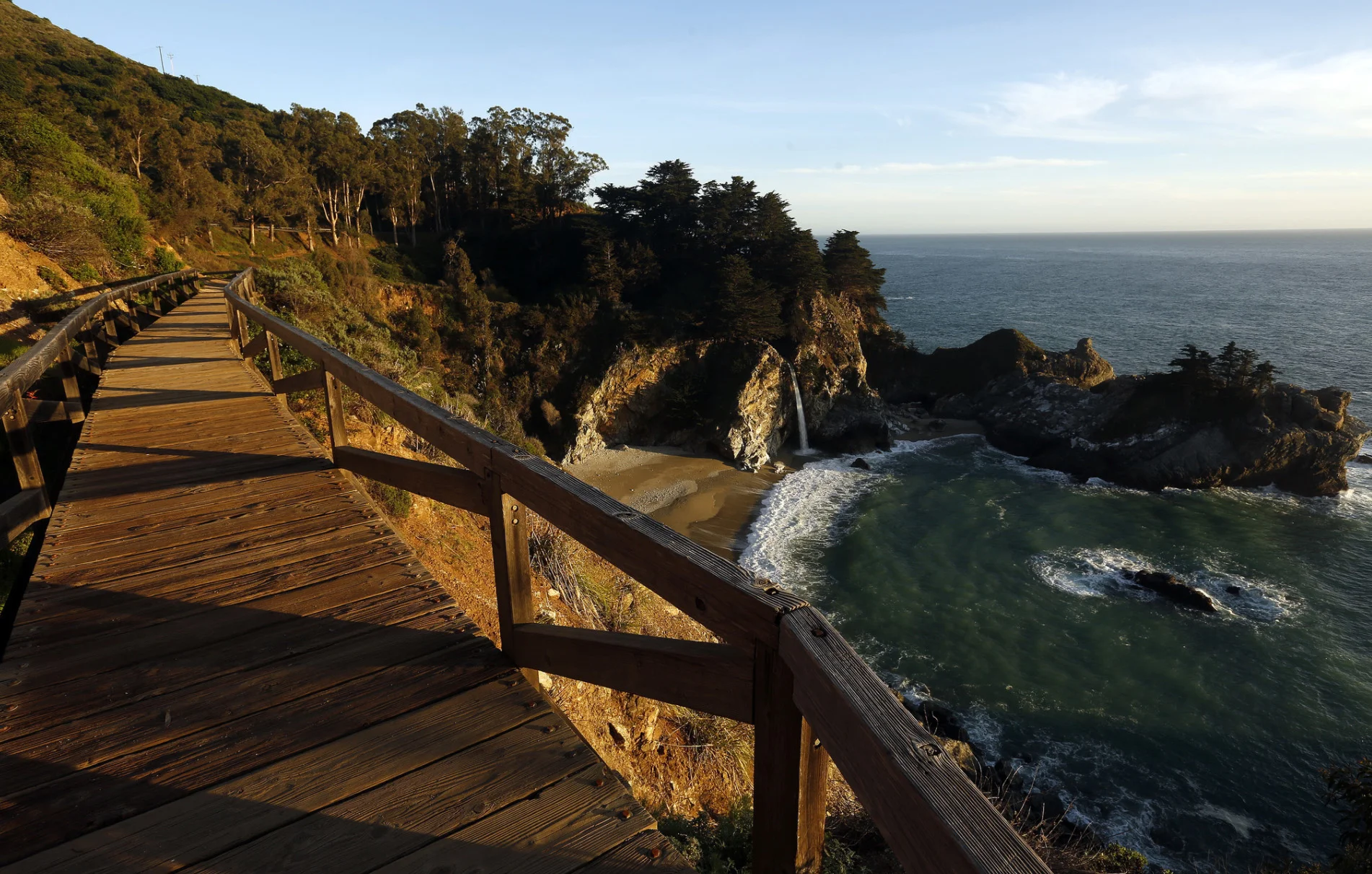 Big Sur • Julia Pfeiffer State Park waterfalls
