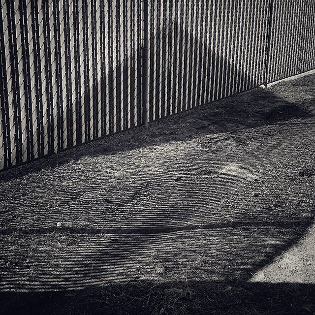 &ldquo;Untitled&rdquo;
My driveway. Fairbanks, Alaska
.
.
.
#line #shadow #shape #geometry #sacredgeometry #mydriveway #fairbanks #alaska #bw