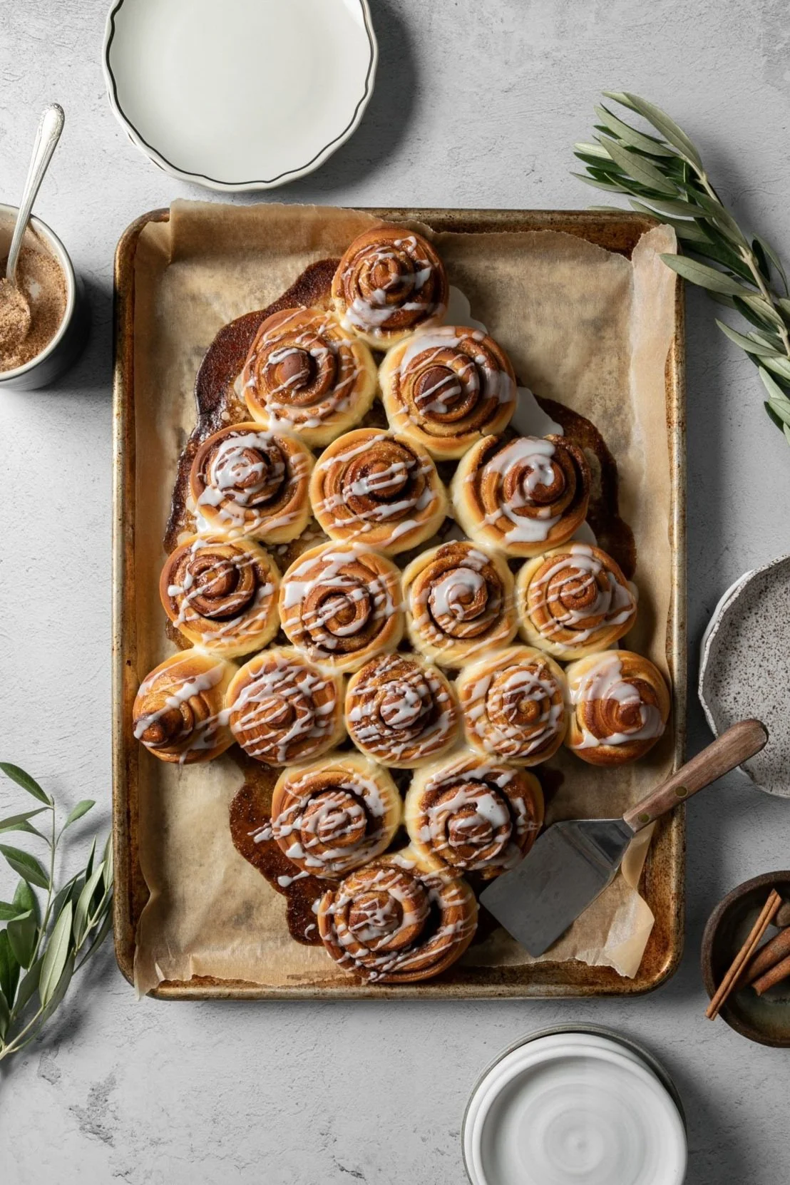 Cinnamon Roll Christmas Tree — knead. bake. cook.