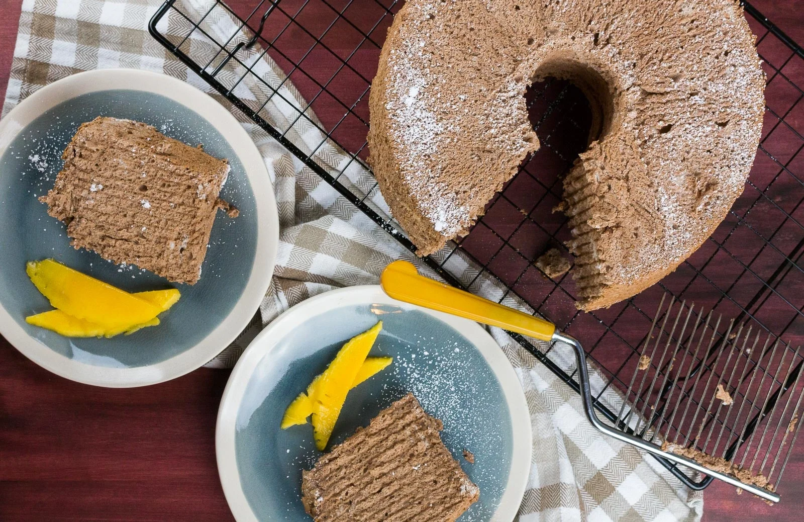 chocolate-angel-food-cake-6.jpg