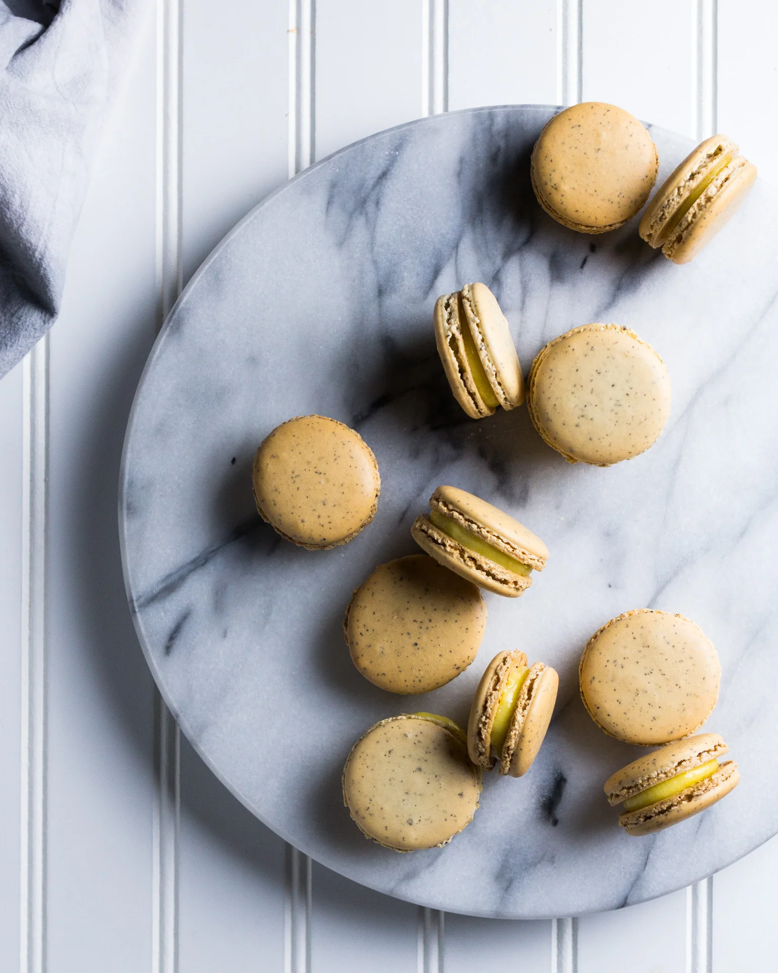 earl-grey-macarons-lemon-curd-8.jpg