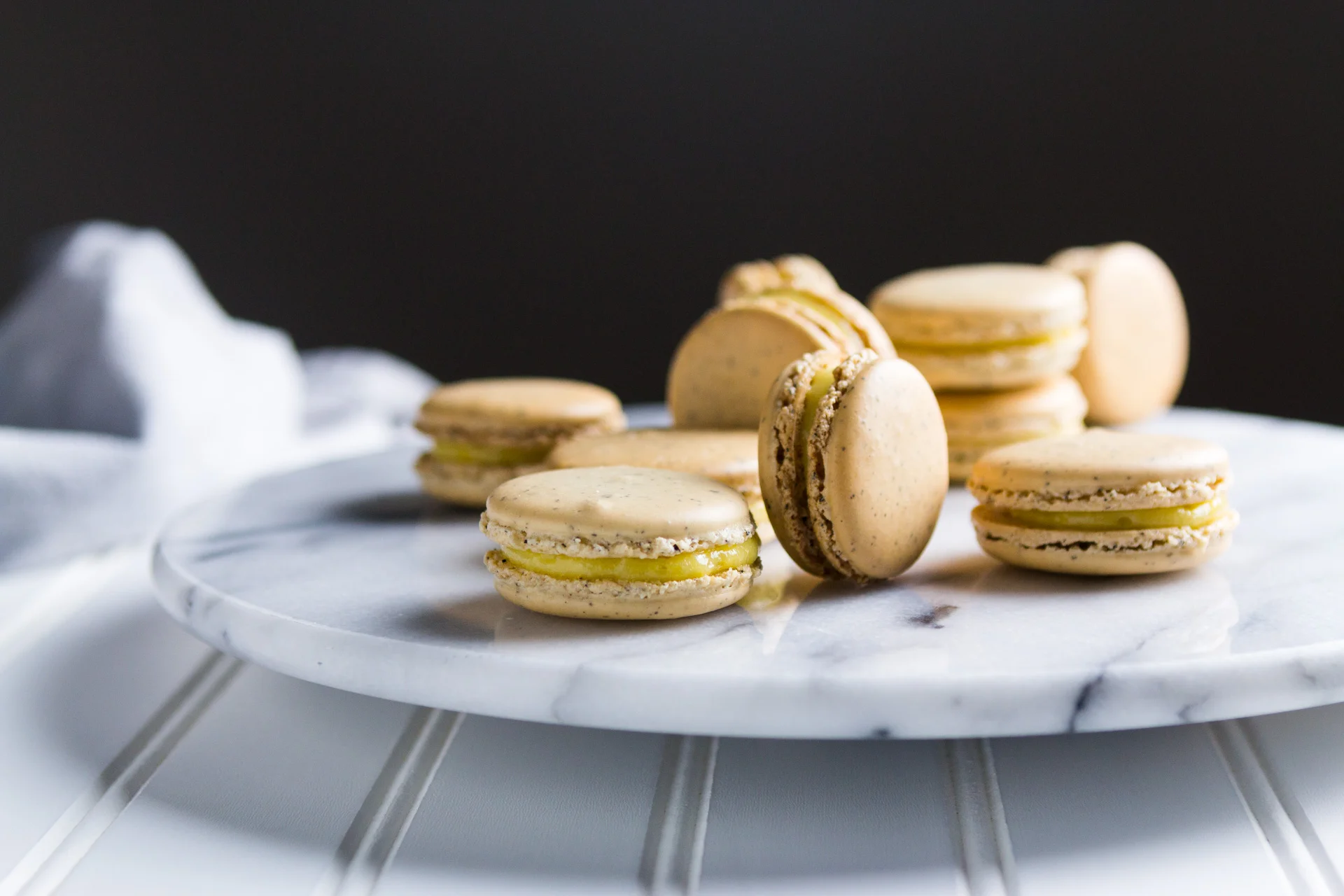 earl-grey-macarons-lemon-curd-7.jpg