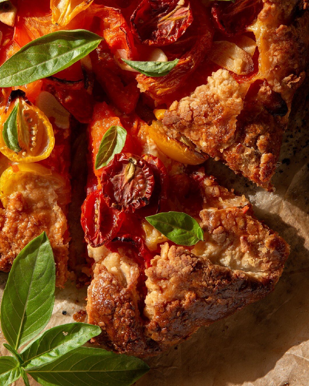 Tomato galette &mdash; a pie lover's pizza 🍅