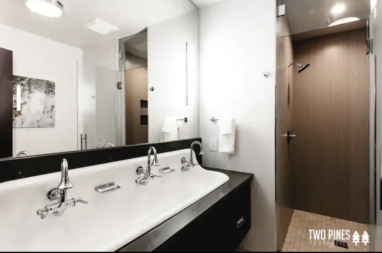 Twin Bunkroom en Suite Bathroom