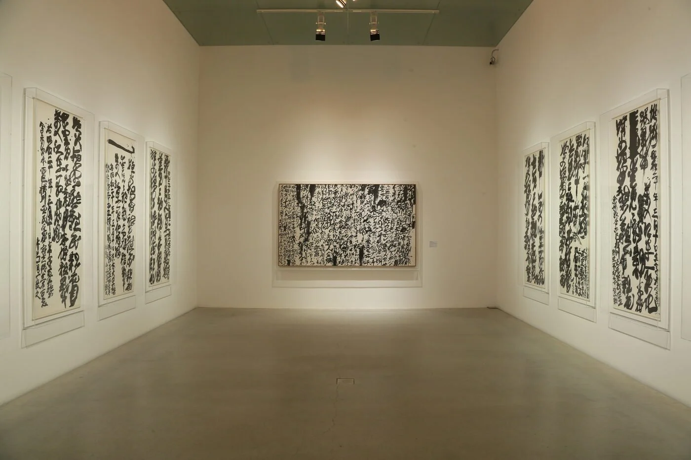 Gallery with the large-scale work Ah, Yokokawa National School at the centre