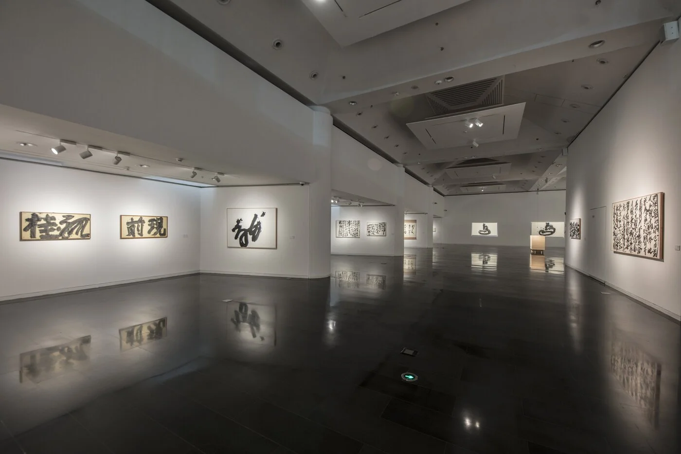 05_scroll-room-sculpture.jpg