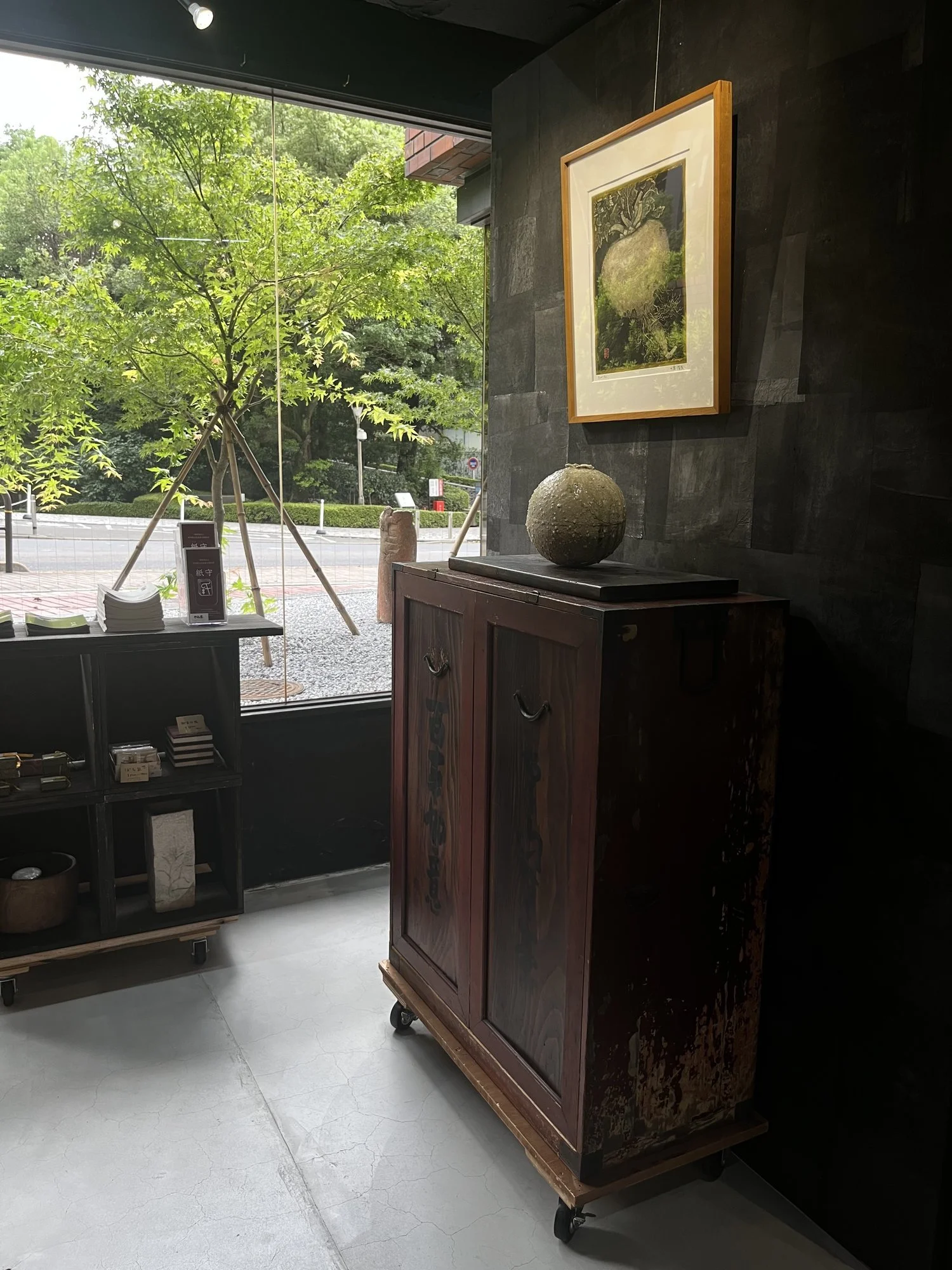 Junsaku Koizumi, Turnip (C), with a round jar by Shiro Tsujimura
