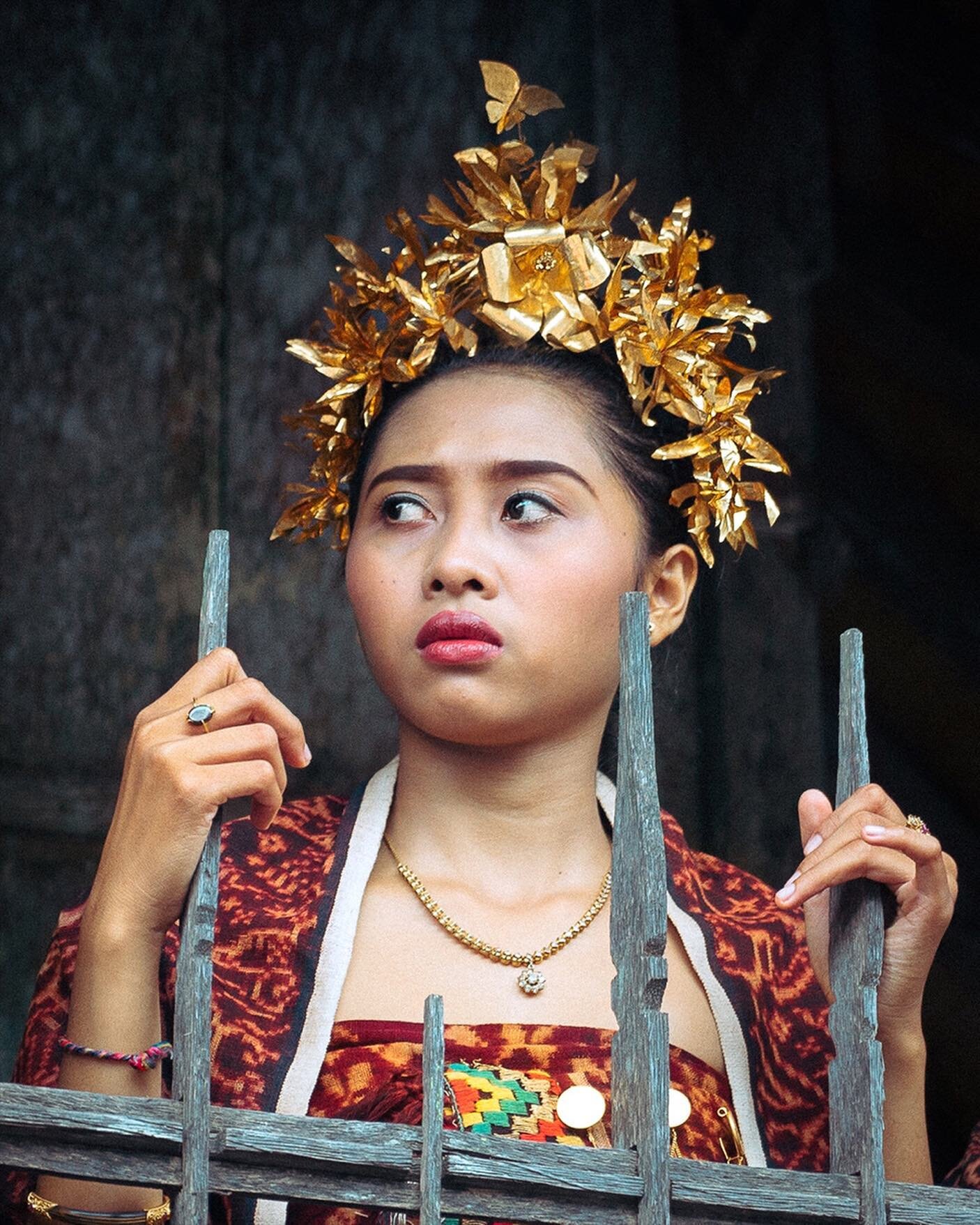 A Bali Aga girl watches nervously as the men in the village take part in the tradition of ritual combat with razor-sharp pandan leaves.

Perang Pandan is practiced by the indigenous Bali Aga population of Tenganan village in Karangasem Regency.

The 