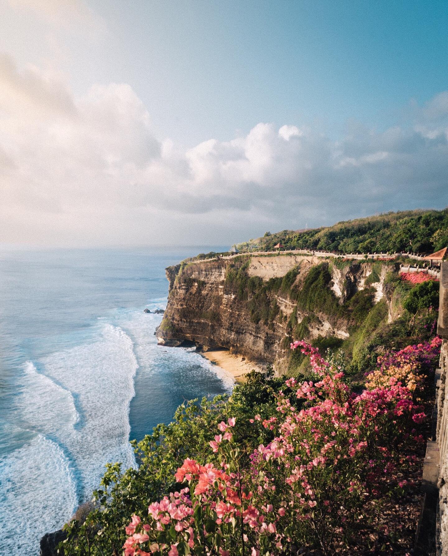 Uluwatu is a beautiful place but be warned, gangs of little hooligans patrol the temple grounds.

Be sure to watch yourself for the marauding monkeys stealing yo stuff and harassin&rsquo; your gal.

The famous temple here has been around for hundred 