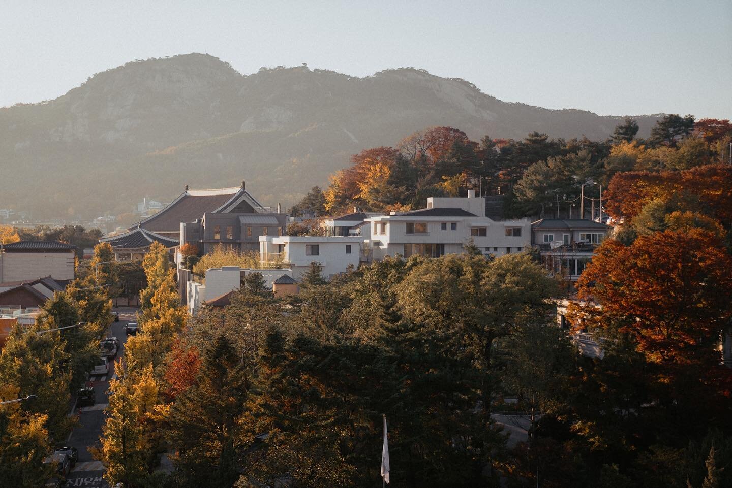 It&rsquo;s been a while since I visited a new country in Asia and South Korea didn&rsquo;t disappoint at all.

Exploring the 600 year old Bunchok Hanok village with my camera at sunset and being surrounded by all the autumn colours is something I&rsq