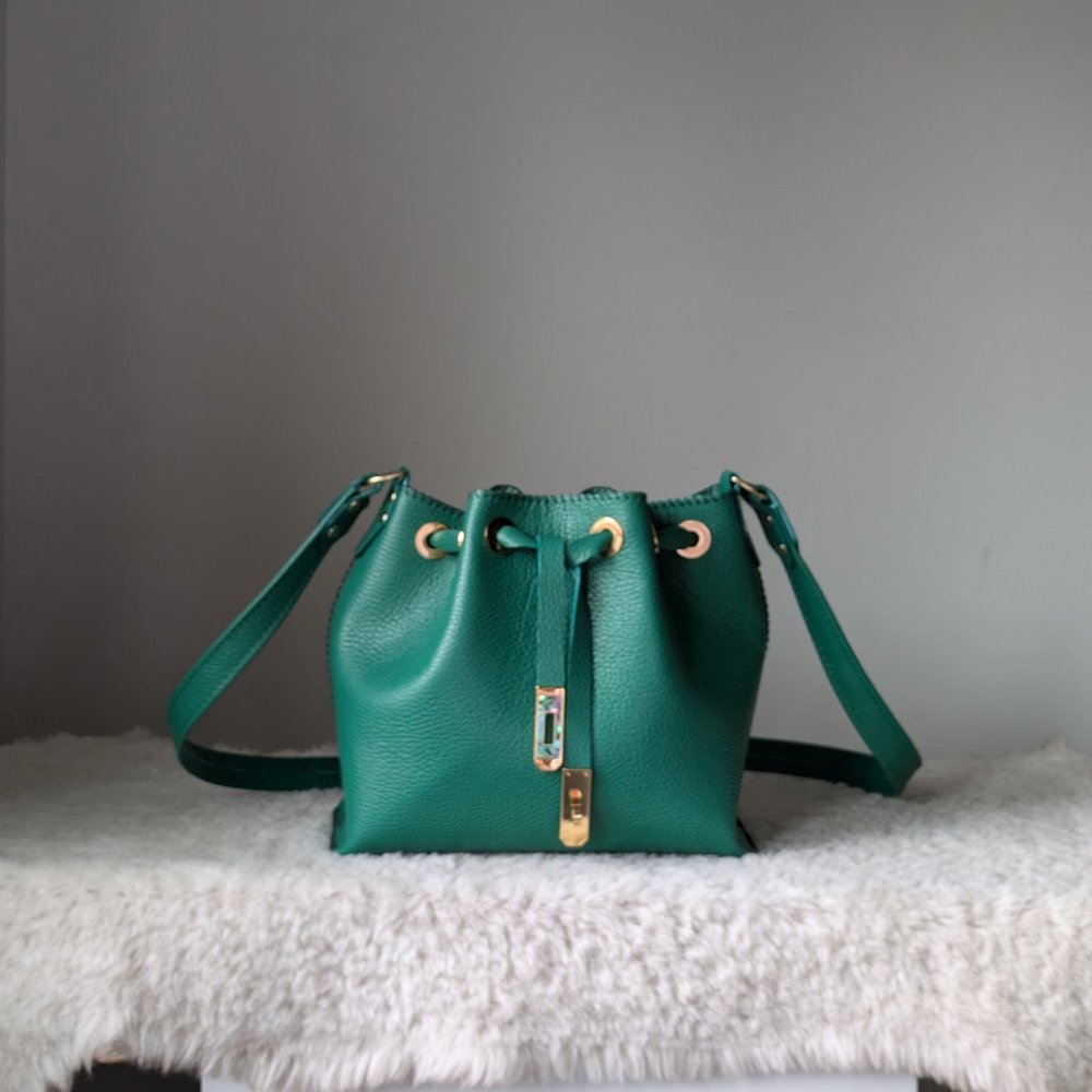 Bitterroot Bucket Bag in Emerald — Beargrass Leather display picture 1