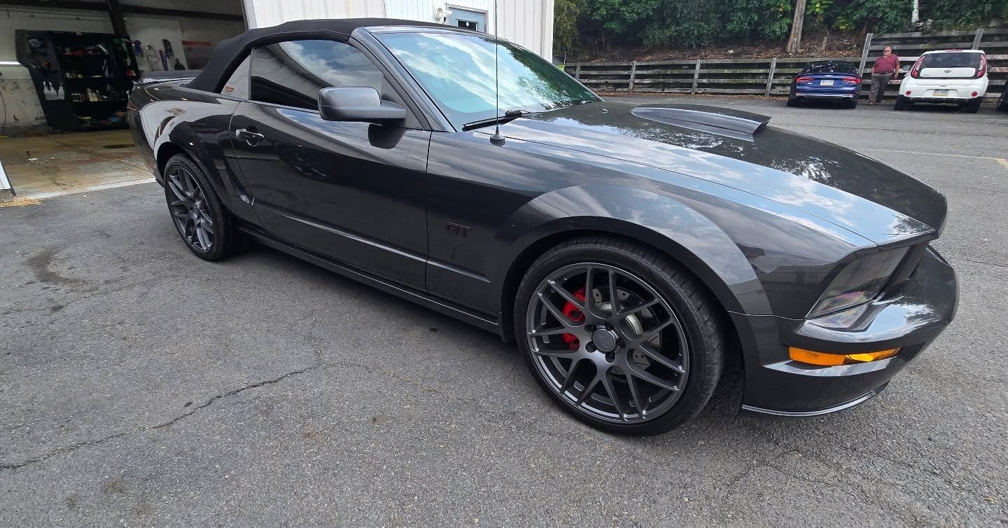 Mustang Gt in for @llumarfilms window tint.
All of our window tint is backed by a lifetime warranty!