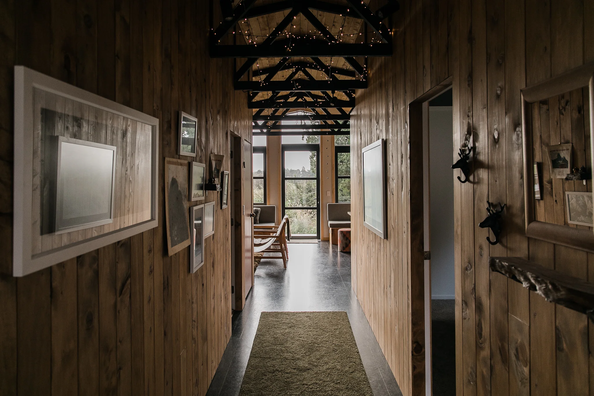 Redrock Hut - hallway