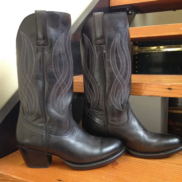 Fresh Style: Old West/Coast w/ Ariat's Saratoga Boot