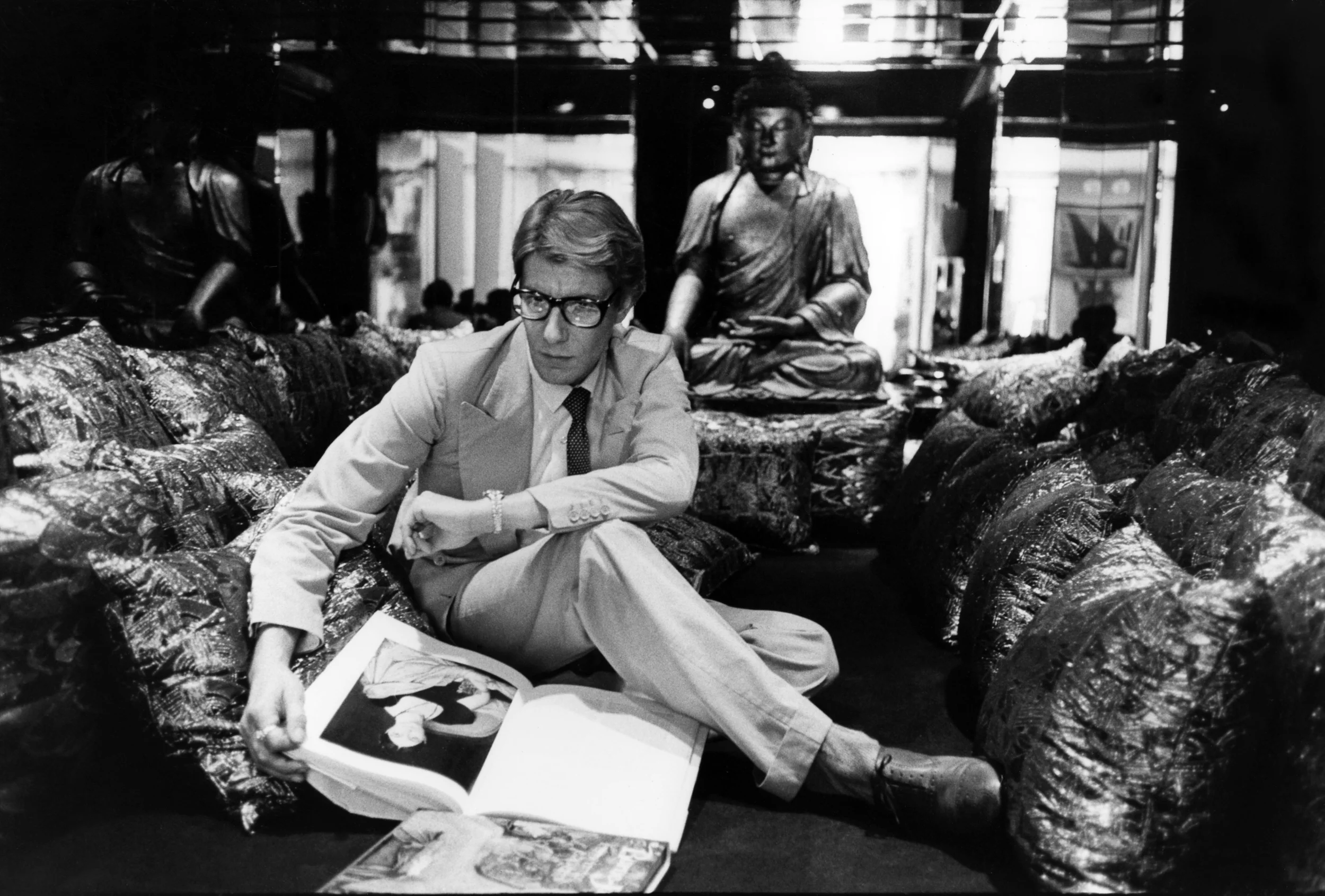 Yves Saint Laurent at home, 55 rue de Babylone, Paris, 1977. 