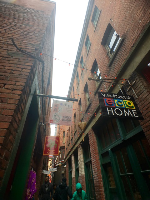 Don't miss the alleys of Downtown Victoria, like Fan Tan Alley! They're filled with little shops and cafes.