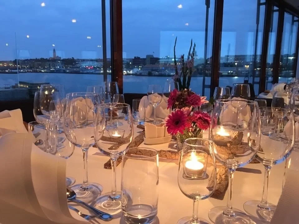 runt bord skymning.jpg