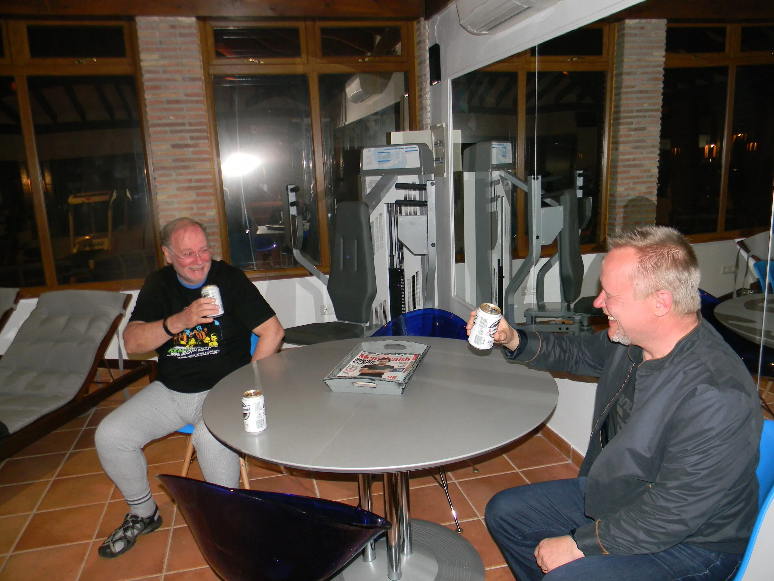 Hannu ja Matti jaksoivat vielä pitkän ajopäivän jälkeen mennä salille! :D