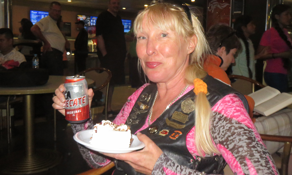 TTT... Tarja, Täytekakku & Tecate