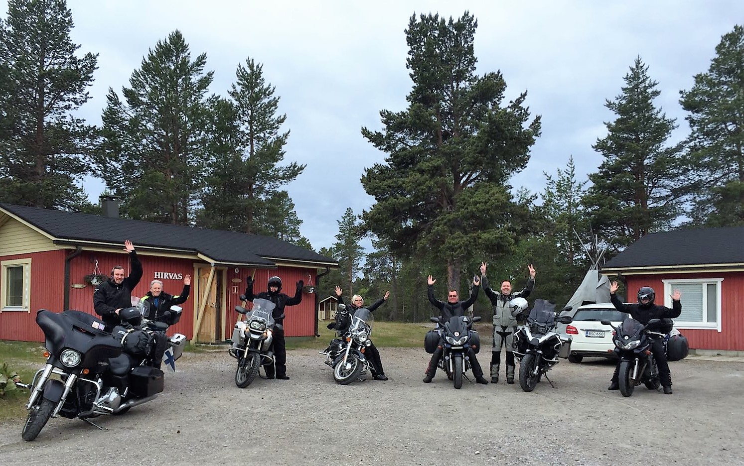 Toinen osa seurasi perässä noin tunnin päästä kello 09.00