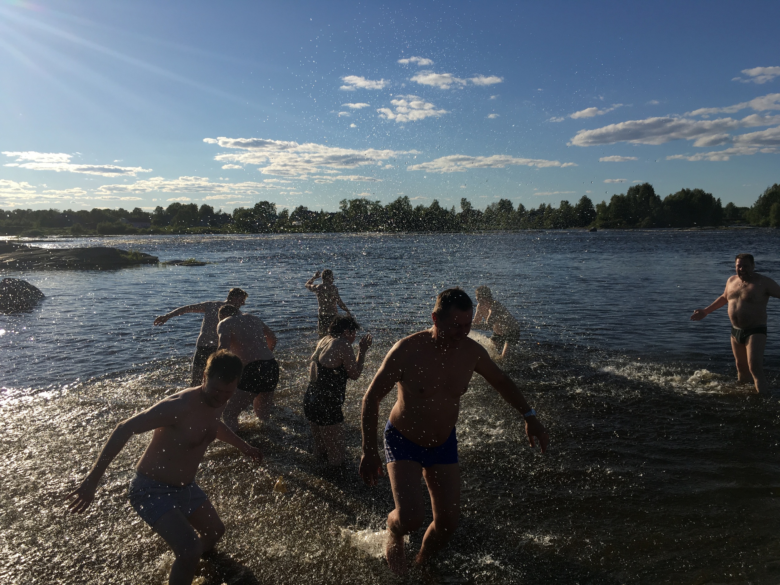 Kuka sanoi, että pitää koskaan kasvaa täysin aikuiseksi? :)