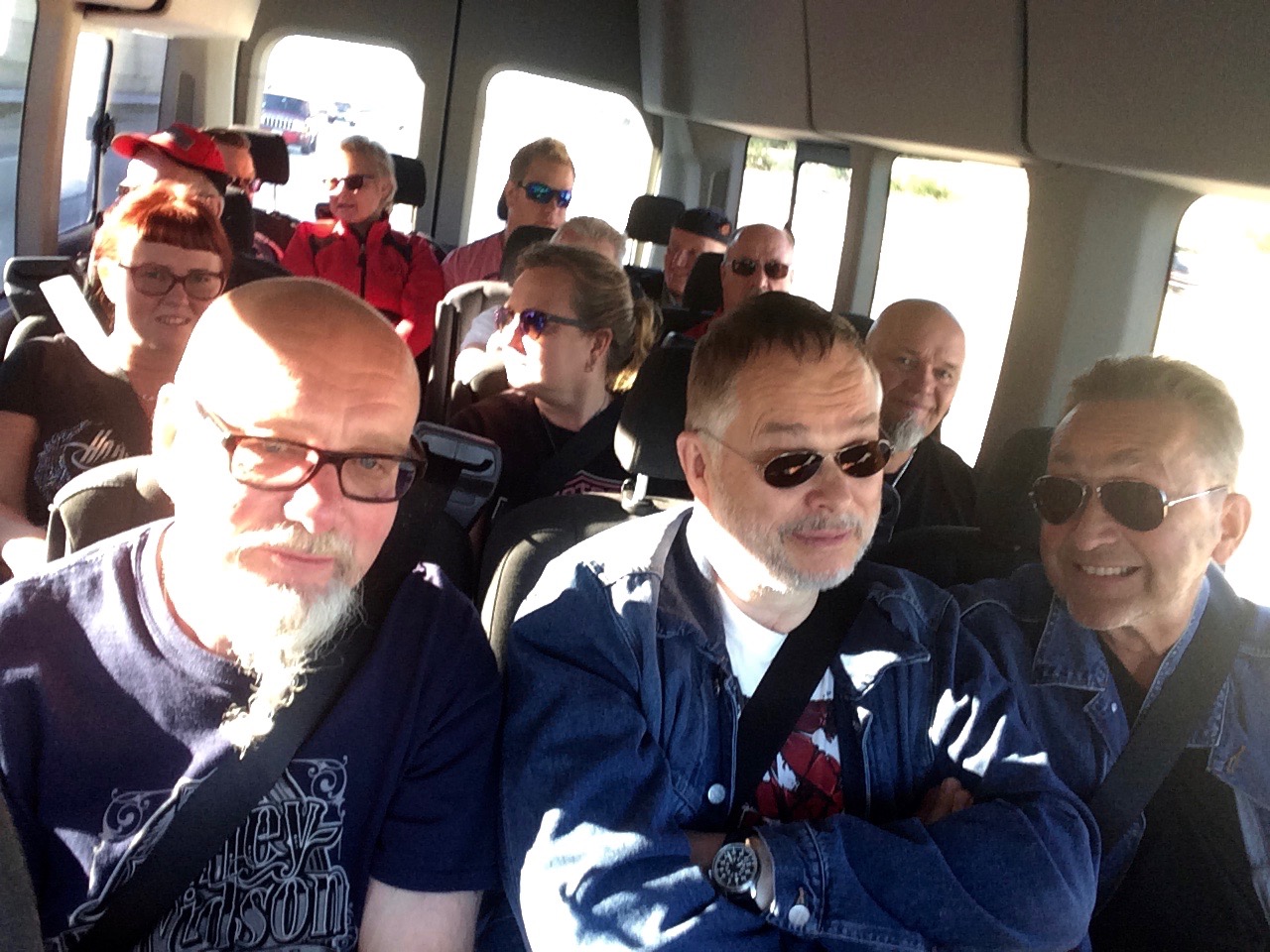 Minibussissa on tunnelmaa :)