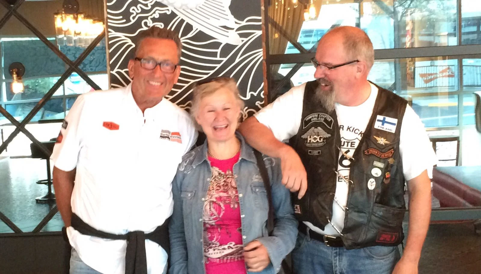 Maukka, Sirpa ja Tarmo matkalla kotiin :) Kameran takana Lasse.