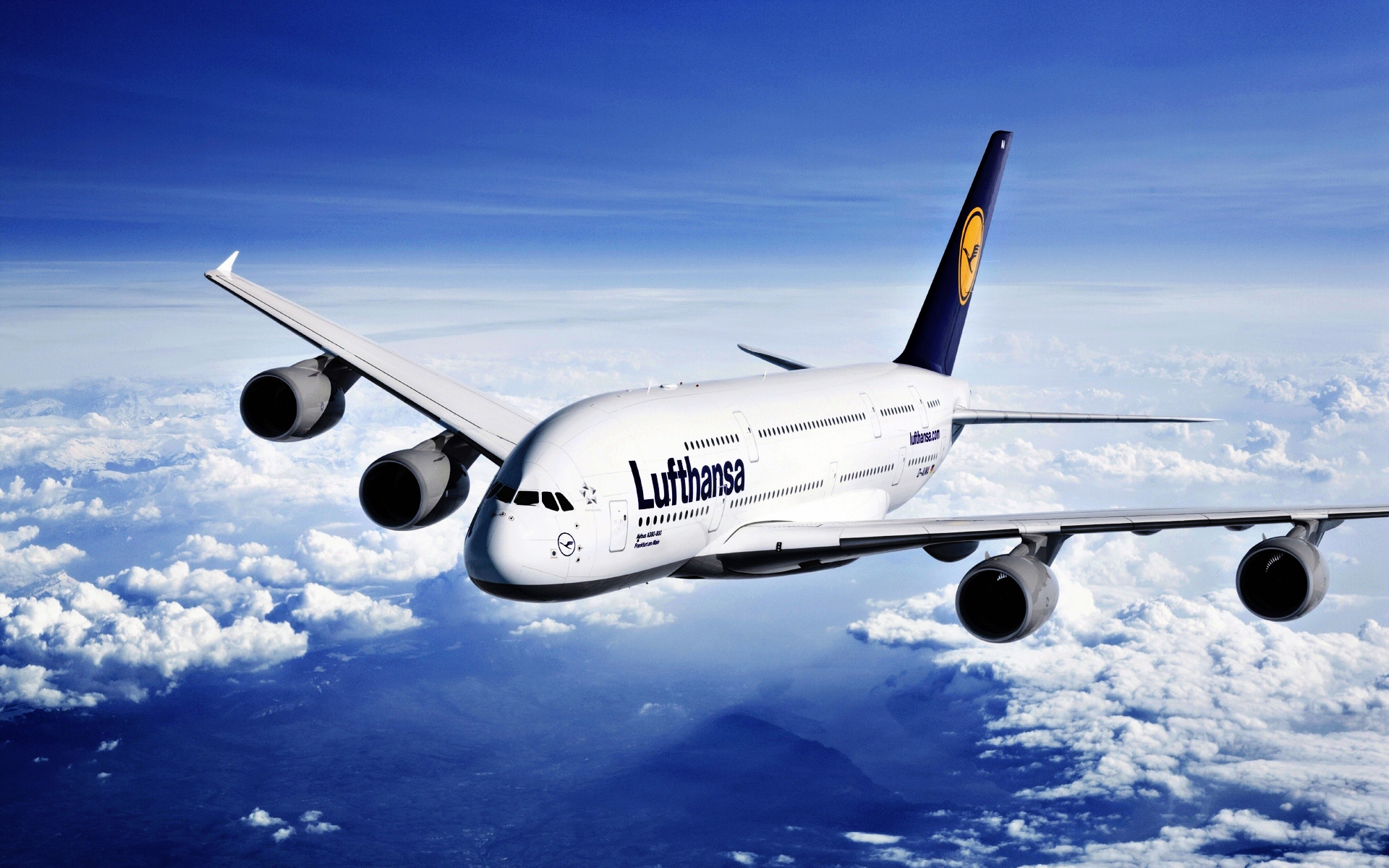 Lufthansan siivillä, yhden pysähdyksen taktiikalla HEL-FRA-LAX.