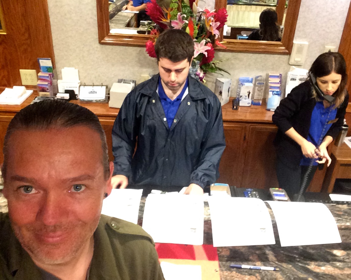 Travelodge LAX Check Inn Selfie :) Sellaisen ottamiseen jää USA:ssa useimmiten reilusti aikaa...;)