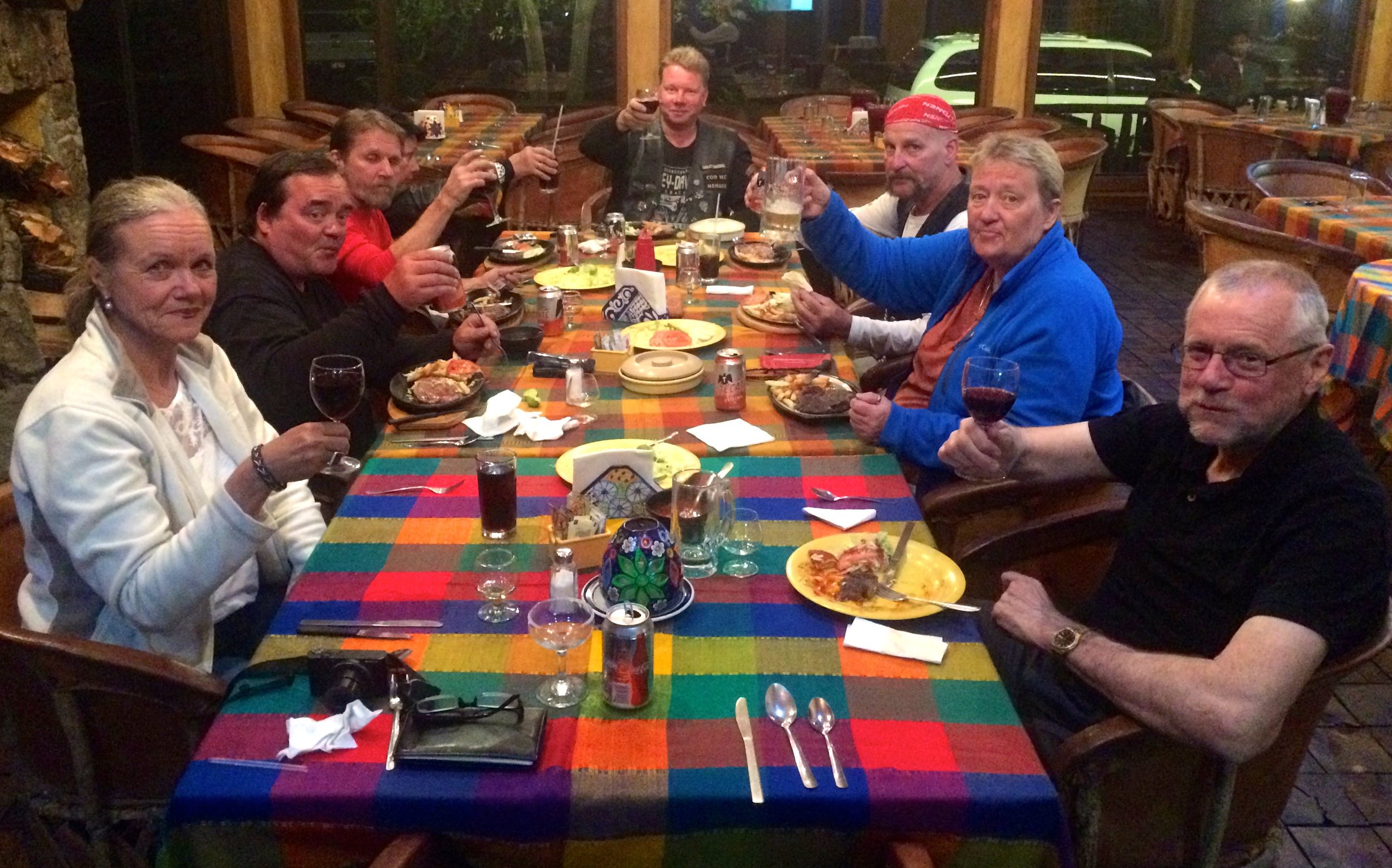 Kippis Sierra Madren mainioille mutkateille ! Villa Mexicana, Creel.