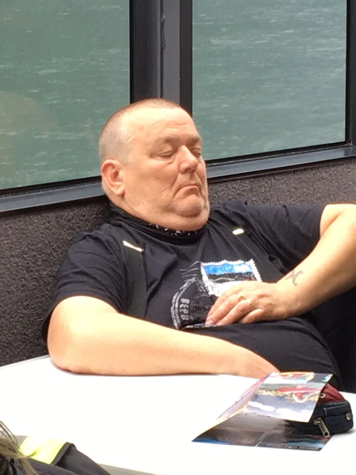 Raitis meri-ilma ramaisee....