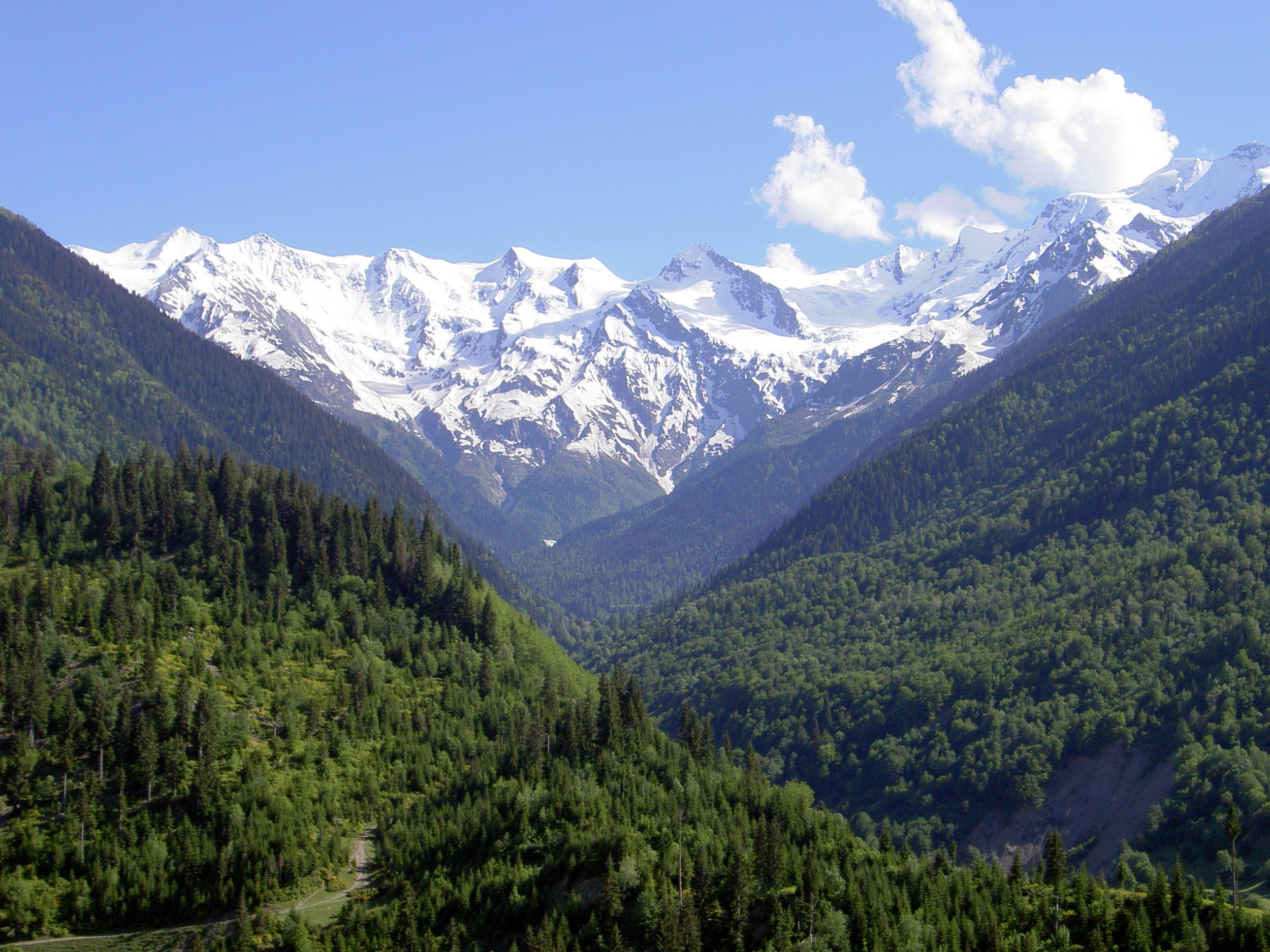 Georgian vuoristomaisemat.