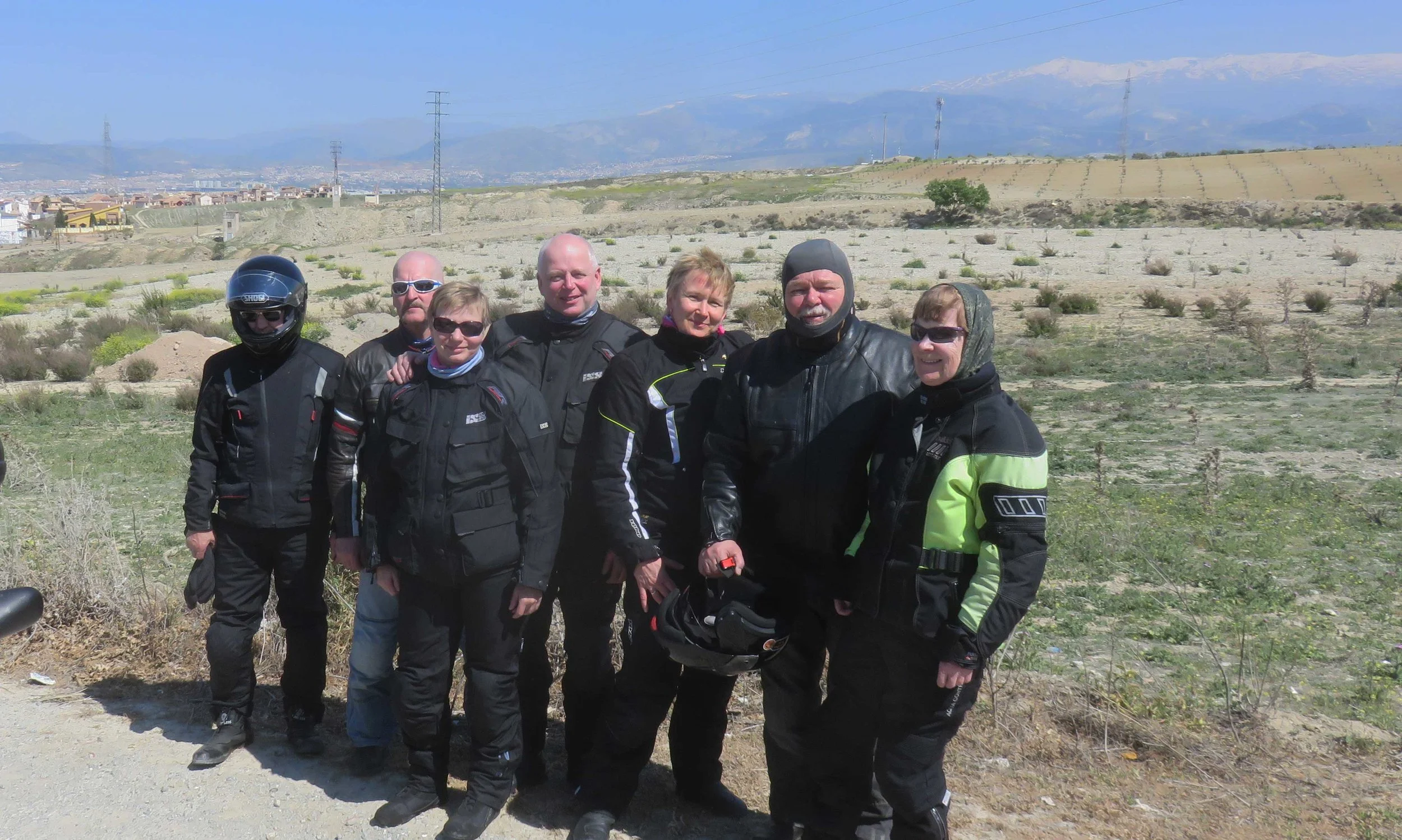 Poseerauskuva Sierra Nevada taustalla...