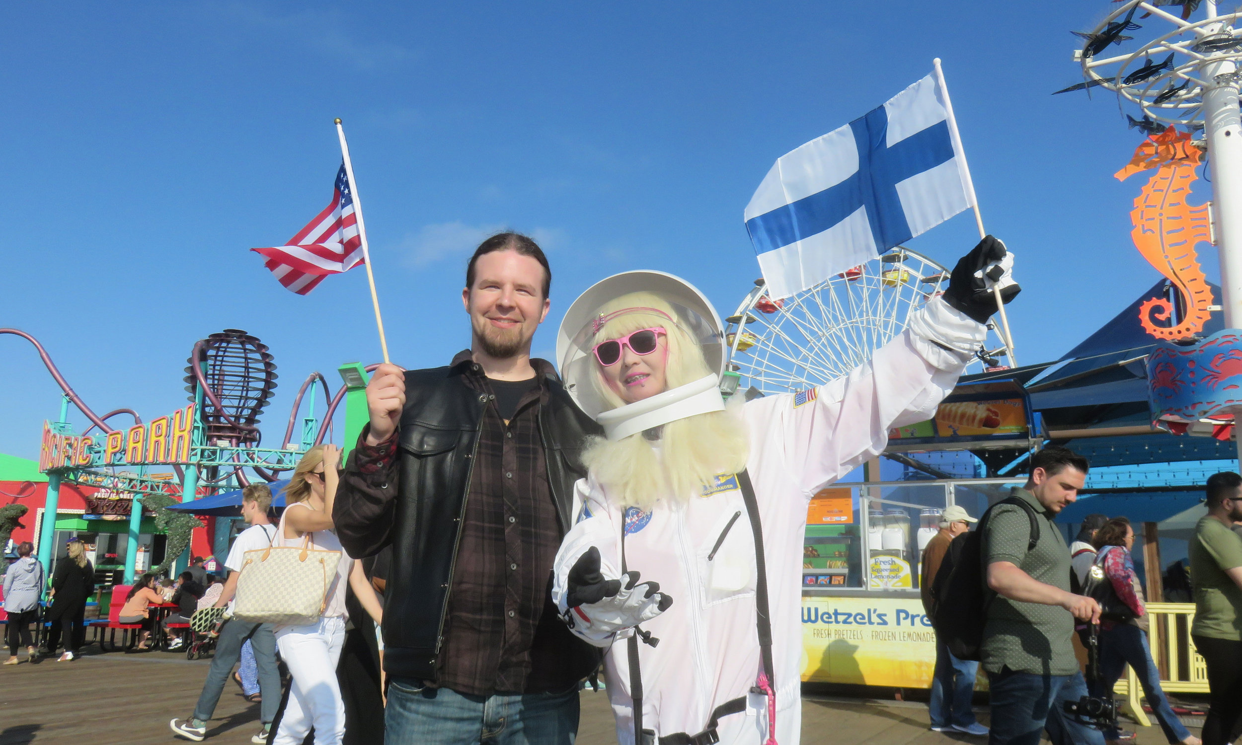 Samppa & Santa Monica Astronaut!