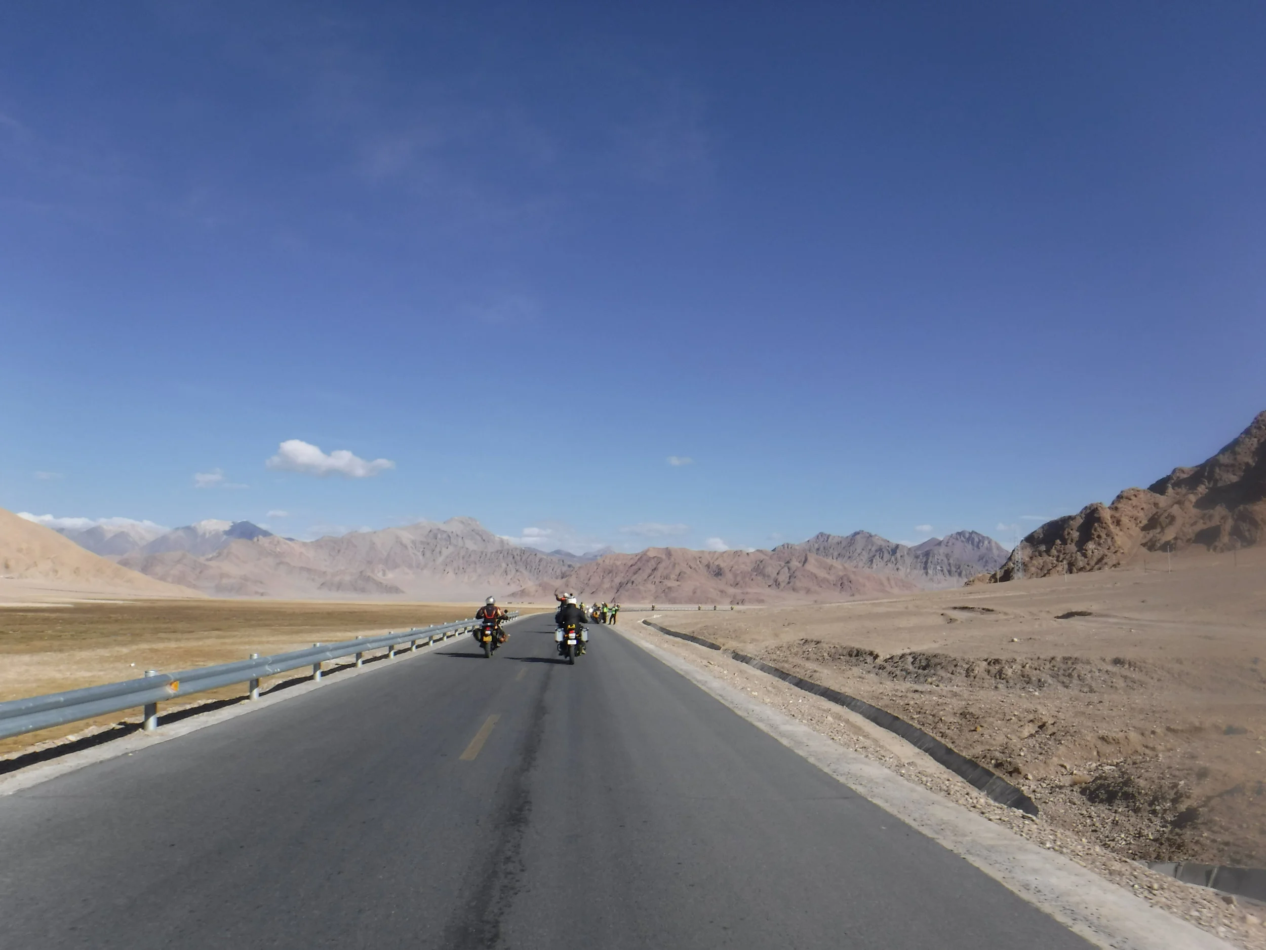 Päivät 26-28 | Rutog - Sai Tu La Zhen - Yarkand - Kashgar | 1200 km