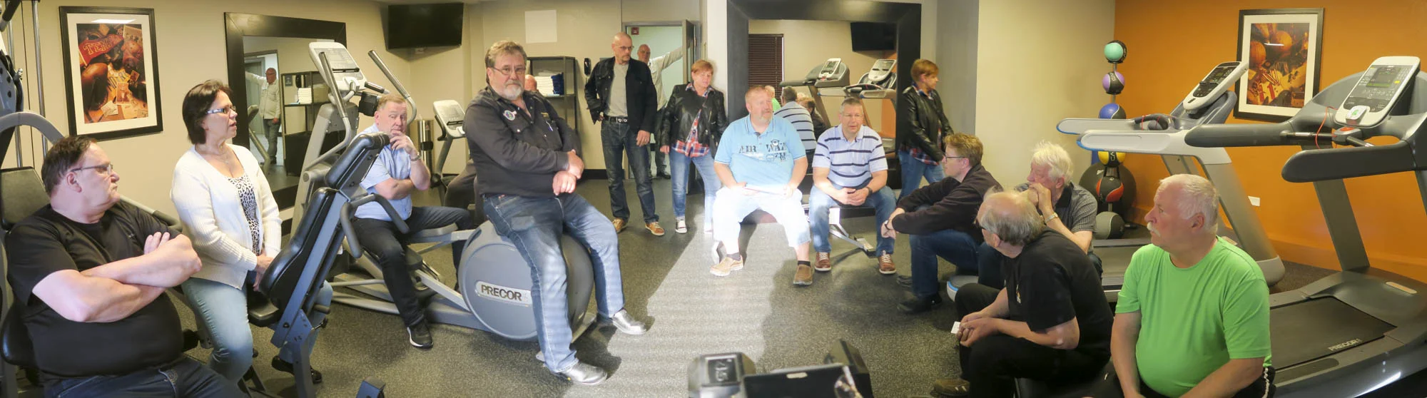 Ennen ajopäivää pistettiin koko porukka kuntokuurille.